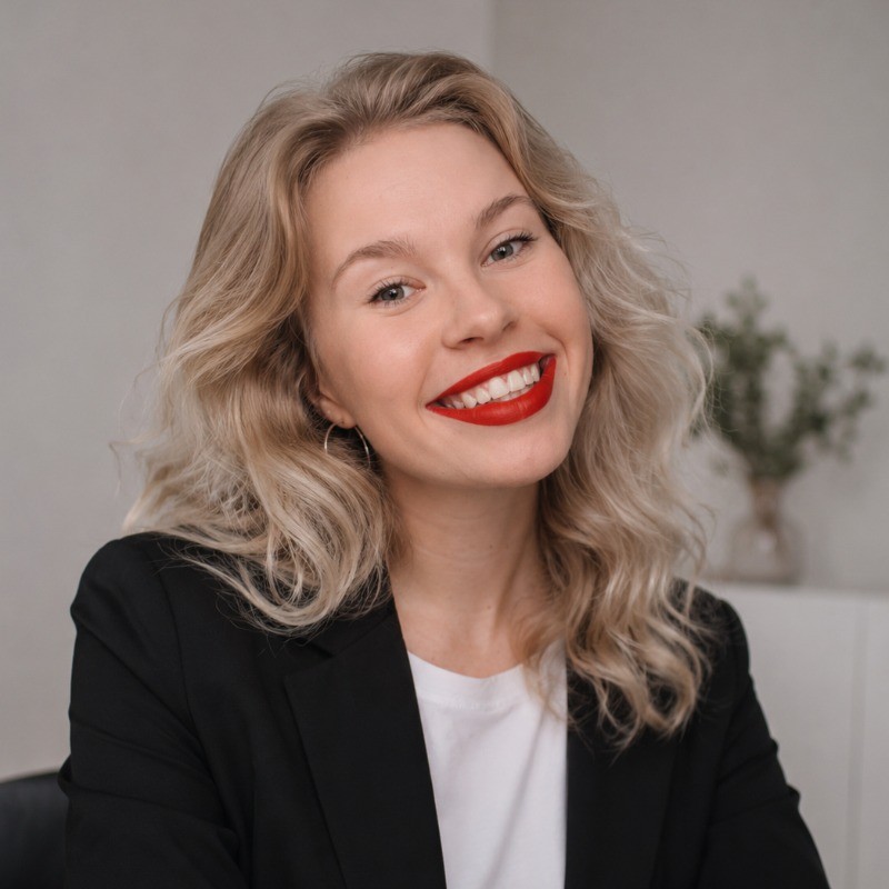 Анна Мишланова