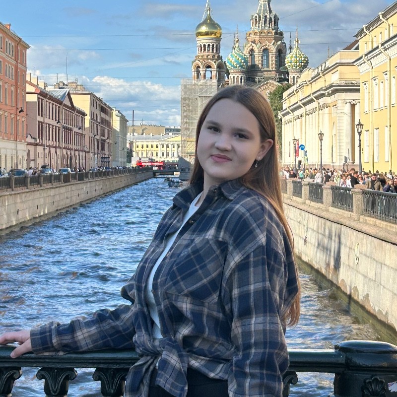 Александра Власова